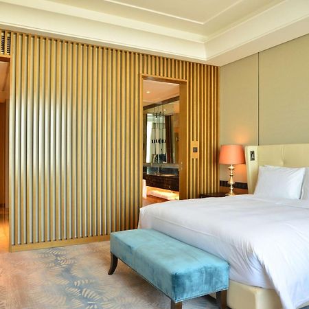 Hilton Урумки Екстериор снимка