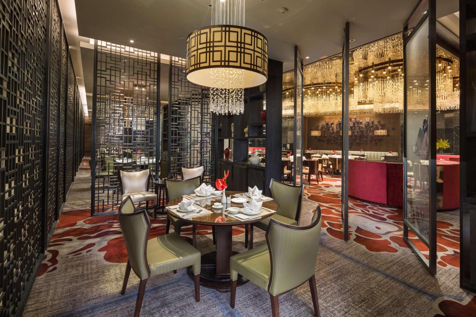 Hilton Урумки Екстериор снимка